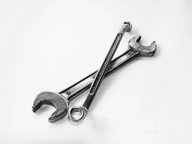 Spanners vs Wrenches: What is the difference in the UK?